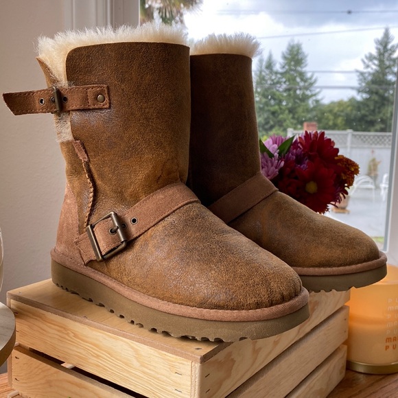 Uggs - Picture 2 of 5